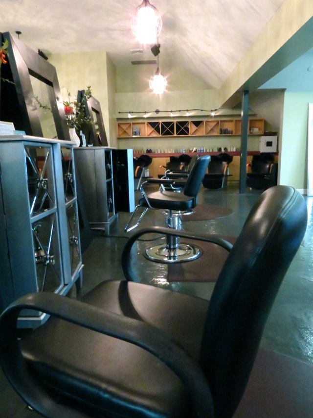 the beauty bar at geist, indianapolis salon review, salon that serves alcohol, fishers salon review